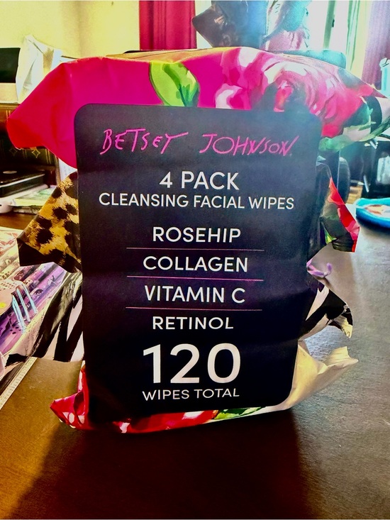 Betsey Johnson Other - Betsy Johnson 4 pk cleansing Facial Wipes